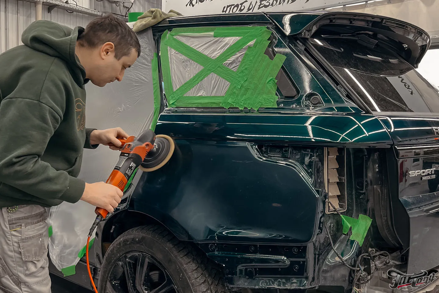 Кузовной ремонт и частичная покраска Range Rover с подбором цвета для наших партнеров